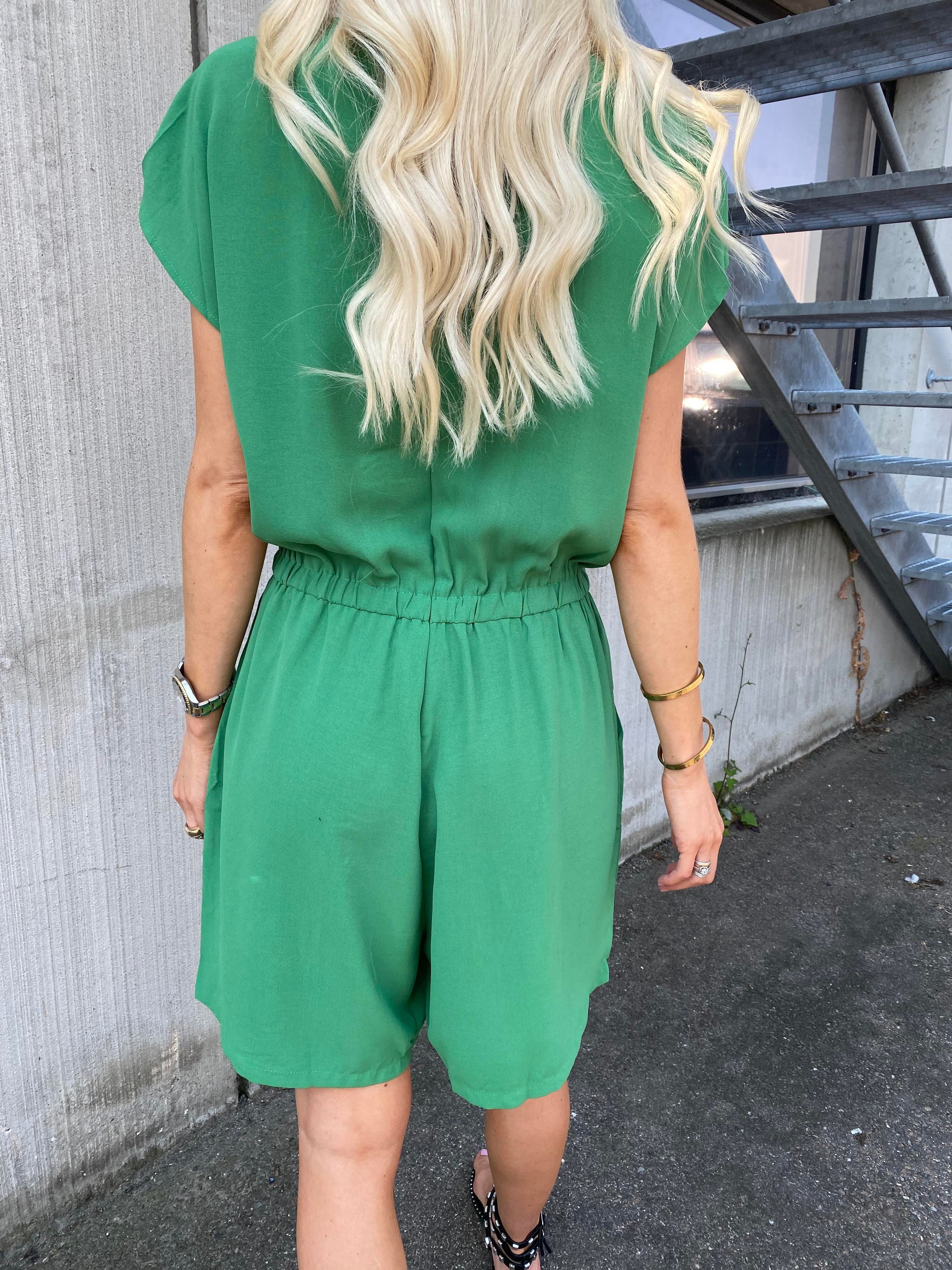 Krystina - Buksedragt med bindebånd i taljen